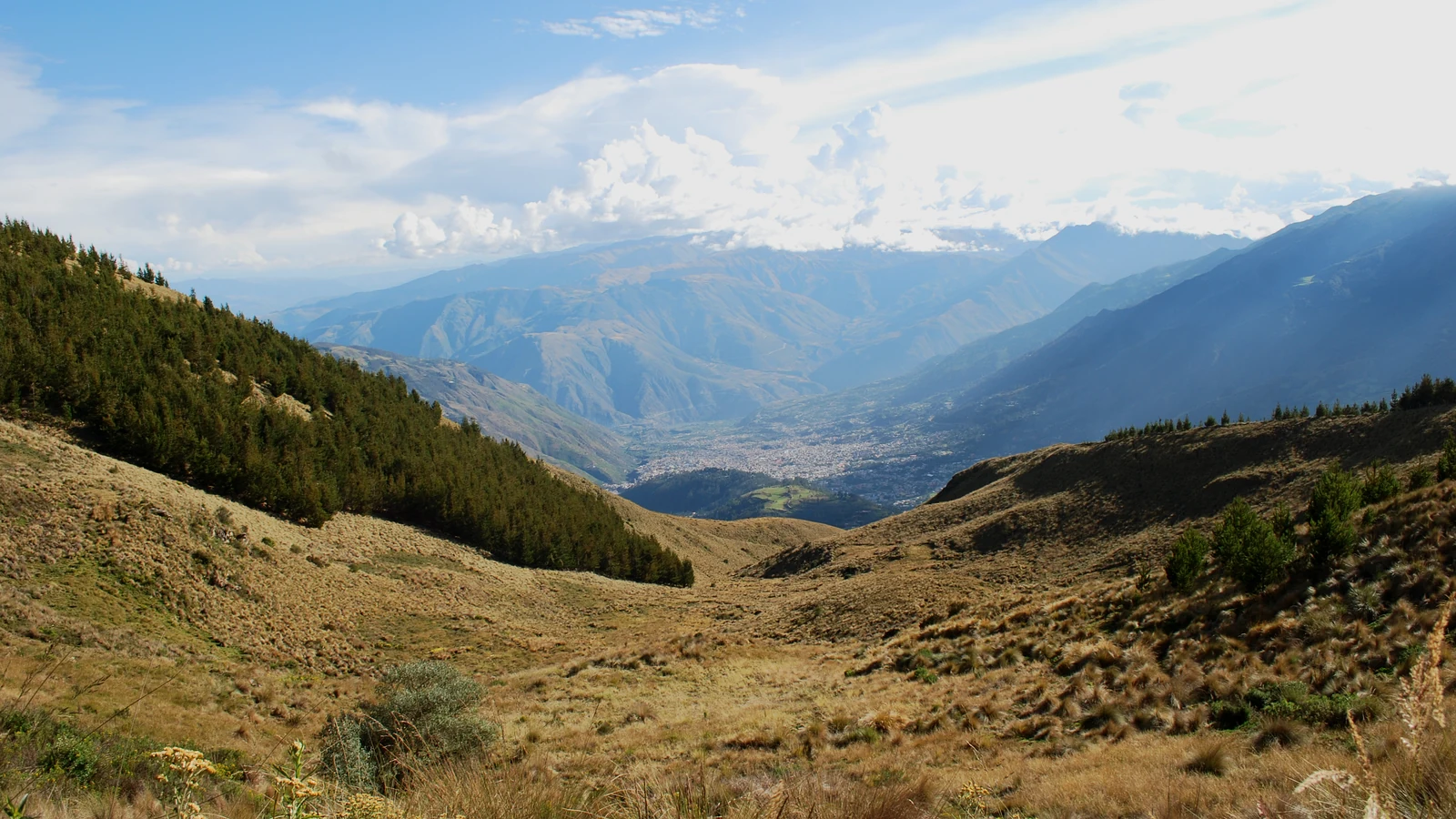 Paisaje real del entorno de Llañucancha y Abancay, Apurímac